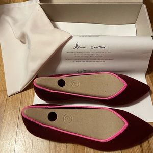 Rothys BRAND NEW The Point in merino wool currant size 8.5